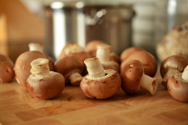 mushrooms-brown-mushrooms-cook-eat-36438.jpg